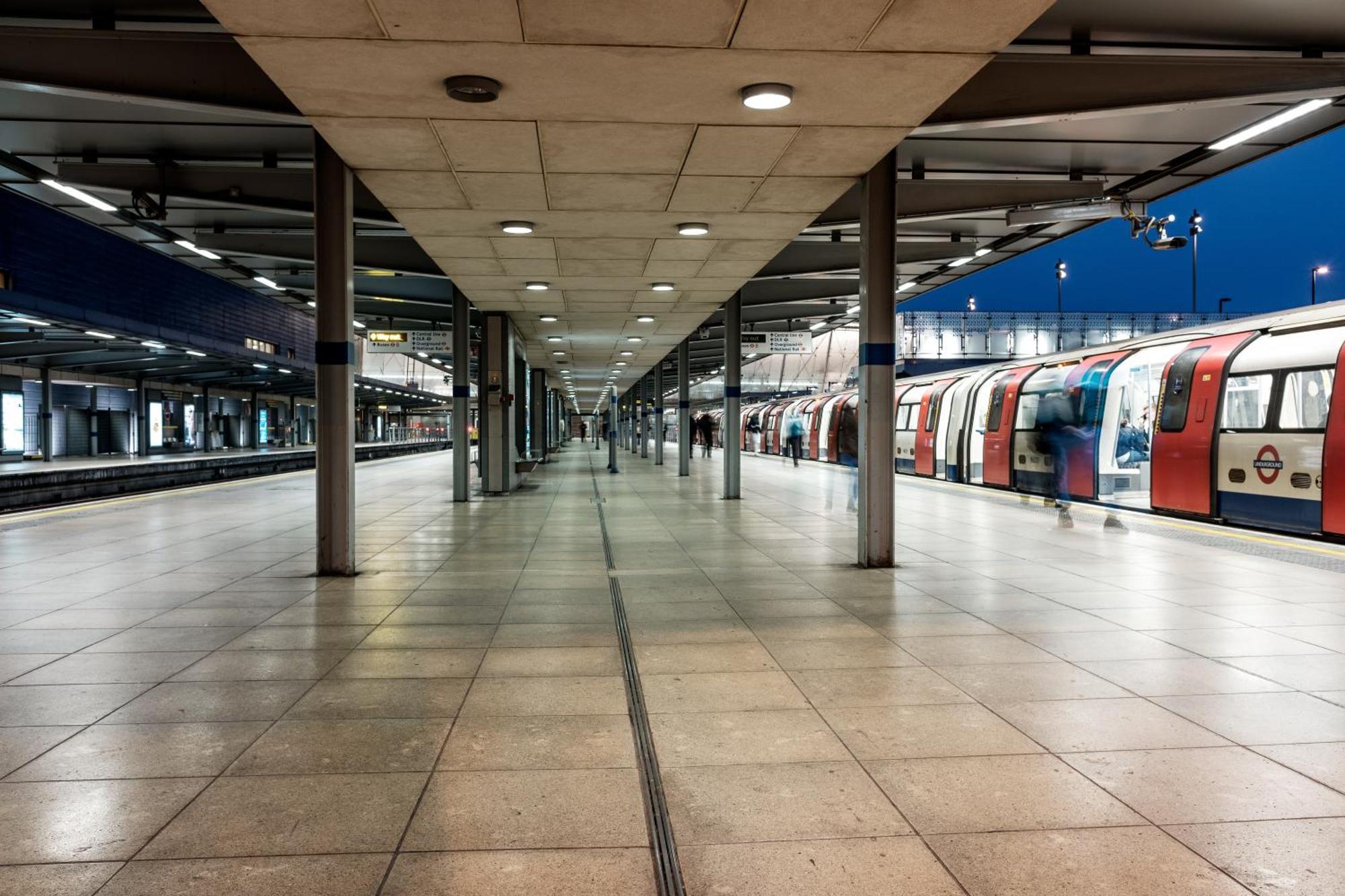 Cosy 1-Bed E15, Sleeps 4, 1 Min From Tube Station Near O2 Arena Apartment London Bagian luar foto